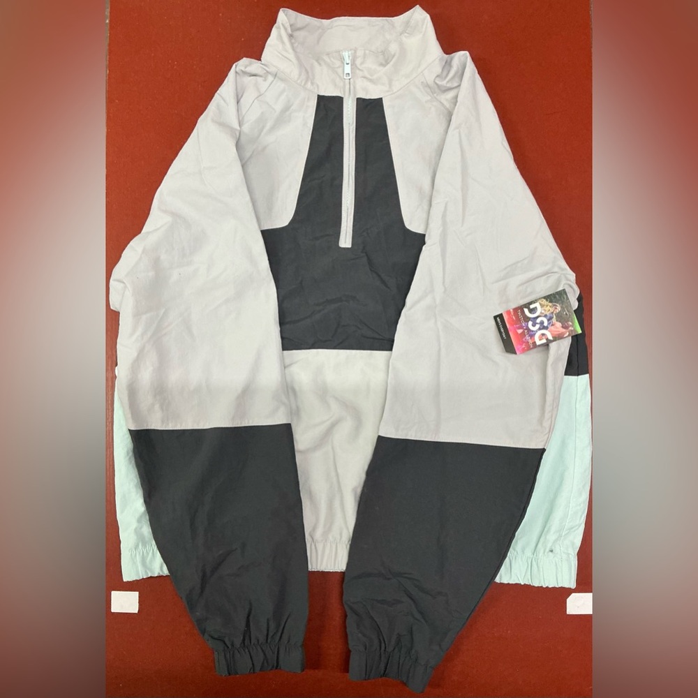 Men’s Blocked Nylon Popover (Graphic Charcoal Color)